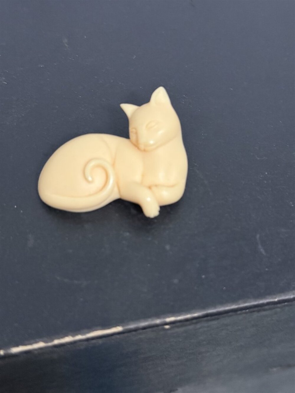 Vintage Brooch Stylized Cat Resin Mid Century Netsuki Style